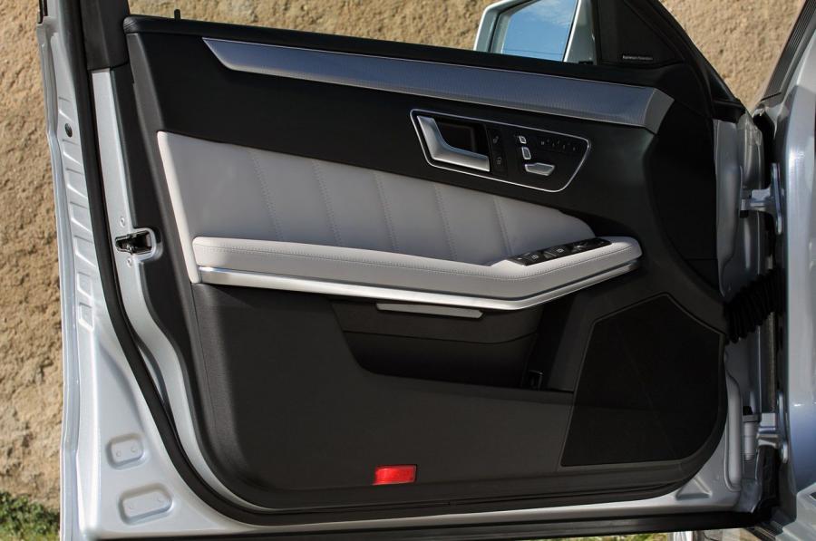  Mercedes-Benz E400 2014 года  (фото 9 из 41)